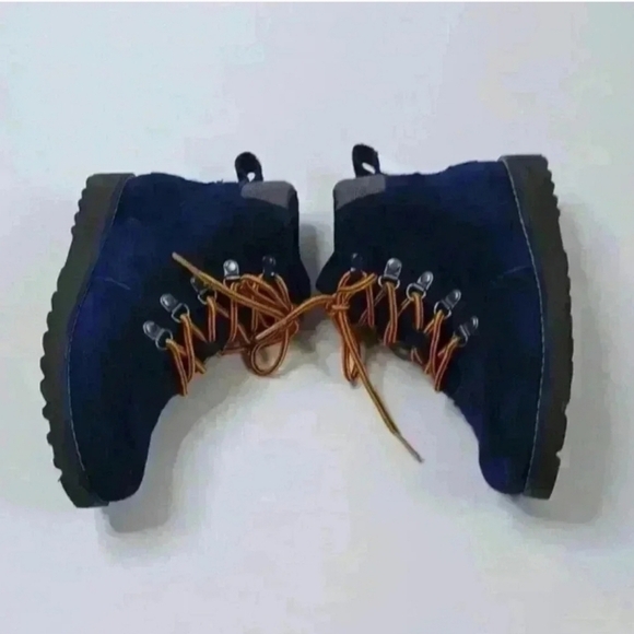UGG Blue Boots with Cream Interior - Picture 9 of 14